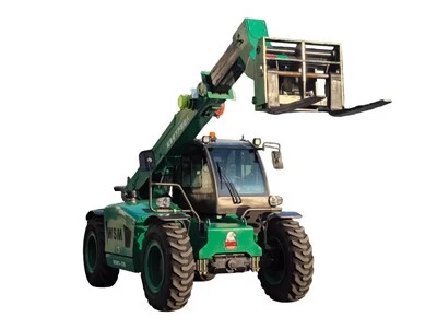 Manipulator telescopic pentru teren accidentat